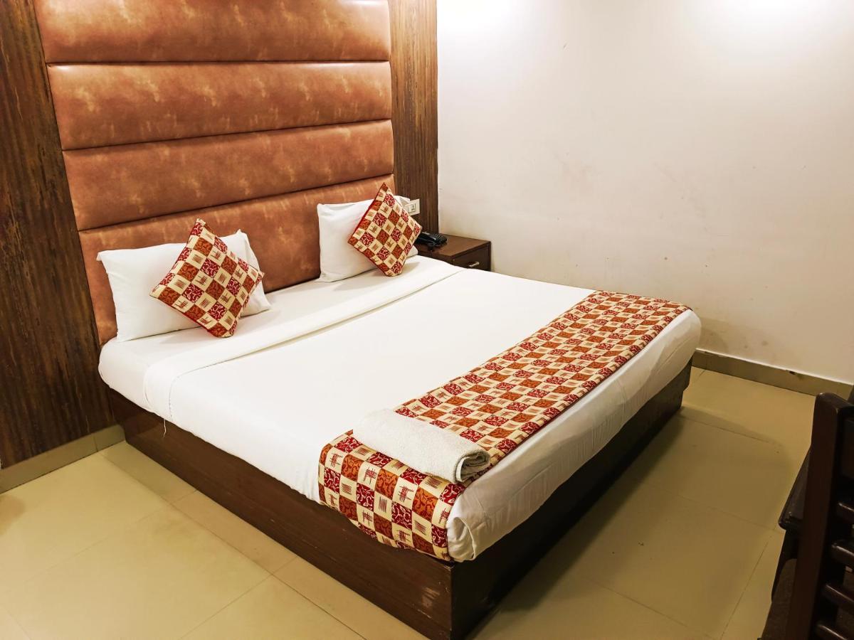 De Tark Near Igi Airport Delhi Hotel